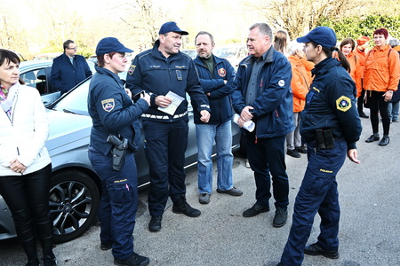 2025-11-14_Metika Prizig svec za zrtve prometnih nesrec_003